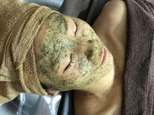 次世代型ハーブピーリング 今注目を集めているハーブピーリング【ルヴィハーブピーリング】自然由来のハーブの力で肌の新陳代謝を高めます。